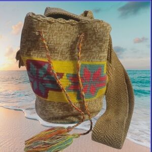 Auth Wayuu Mochila Handwoven Crossbody Shoulder Bag Vibrant Colors Strap Tassels